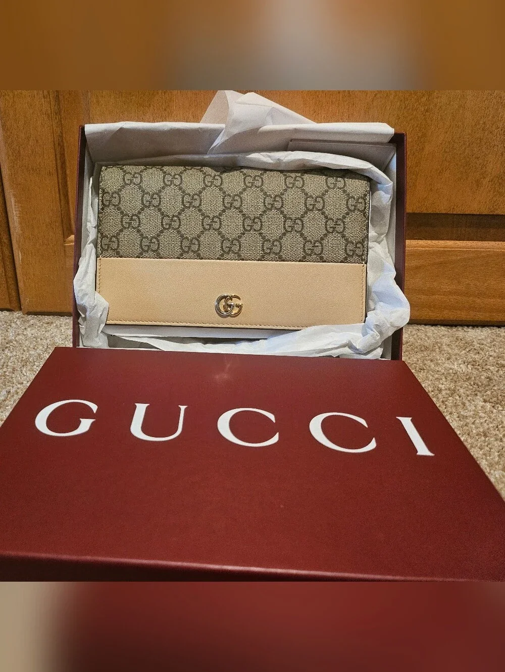 New In Box Gucci Beige Leather Trim GG Canvas Wallet with Gold Hardware